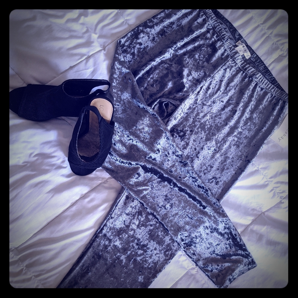 NWT!  Eye Candy Velour Silver Leggings, Size 2X